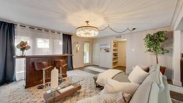 Een smart-tv en een kantoor