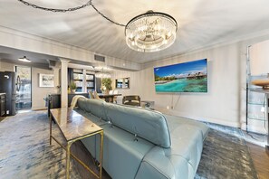 2 slaapkamers, een strijkplank/strijkijzer, reisbedje, gratis wifi