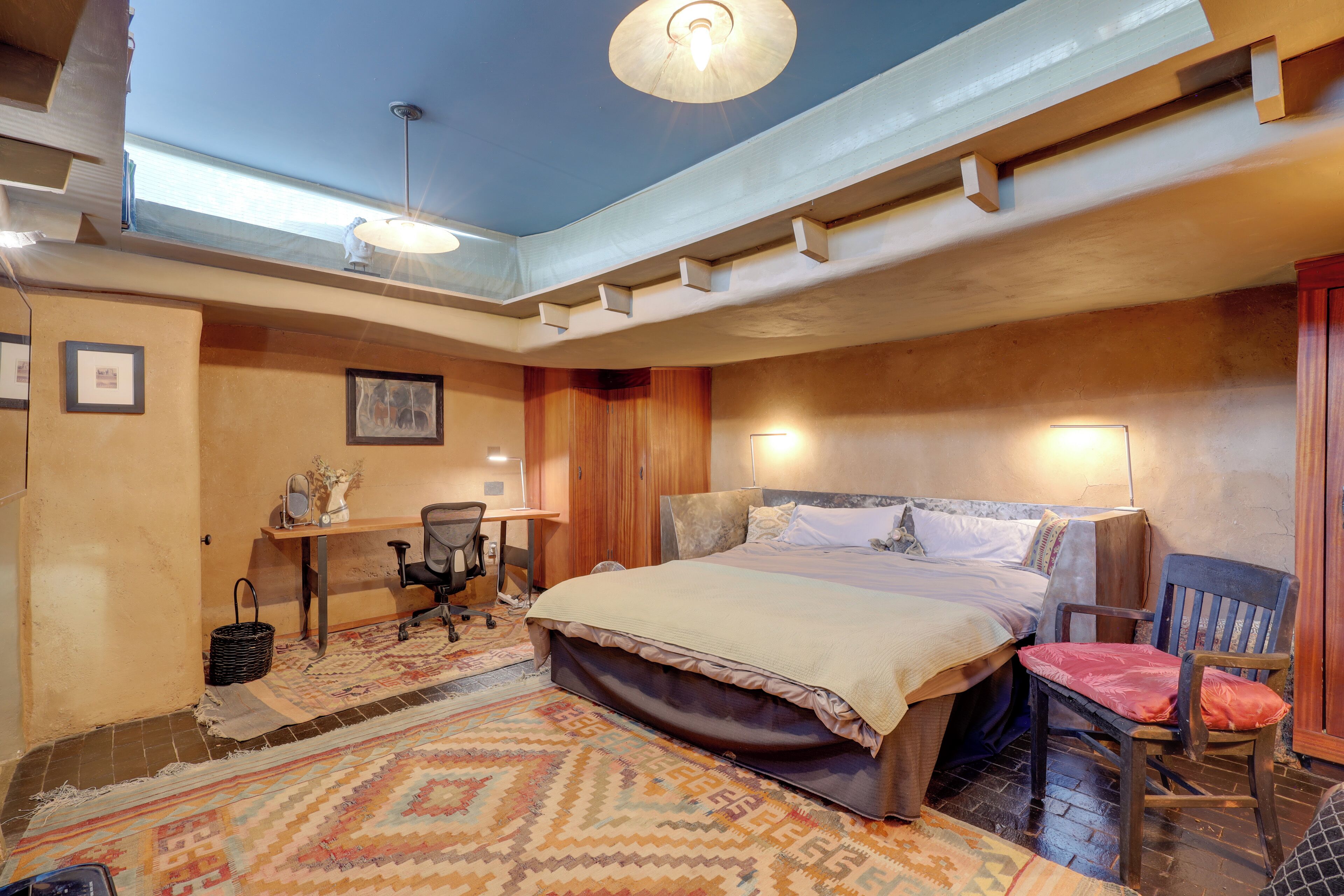 Adobe Studio: 2 Blocks To Downtown Santa Fe Plaza!