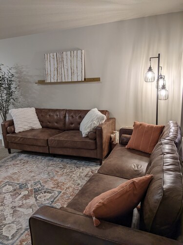 Modern 5 bedroom Home Near Payson Temple, Young Living, and the Red Barn