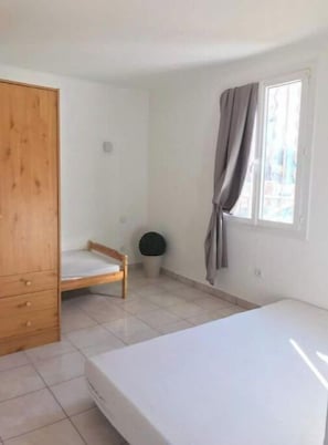 3 chambres, fer et planche Ă repasser, lit parapluie, Wi-Fi gratuit
