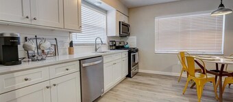 Modern home 10 minutes from the beach and close to walking trail.