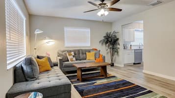 Smart TV, fireplace, Netflix, streaming services