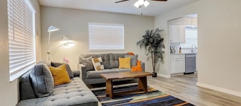 Sunset Cottage Spacious with BBQ