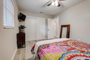 2 bedrooms, iron/ironing board, free WiFi, bed sheets