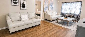 Spacious Home w/ Coffee Bar & GameRoom near Ft. Stewart & Savannah