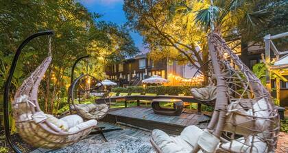 California Indoor/Outdoor Living in Central Dallas