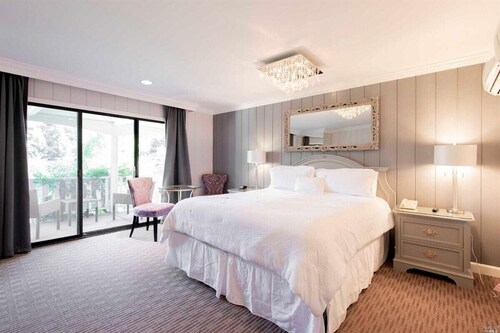 1 bed 1 bath Silverado Resort Experience Jr. Suite Condo