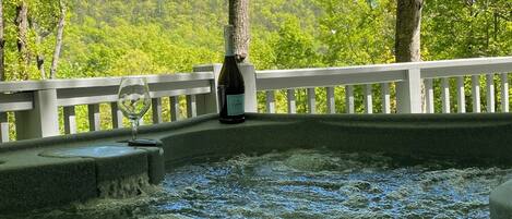 Tina de hidromasaje al aire libre