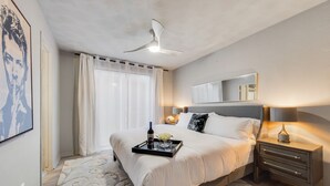 2 室のベッドルーム、アイロン / アイロン台、旅行用ベビーベッド、WiFi (無料)