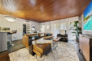 智能電視、 辦公室