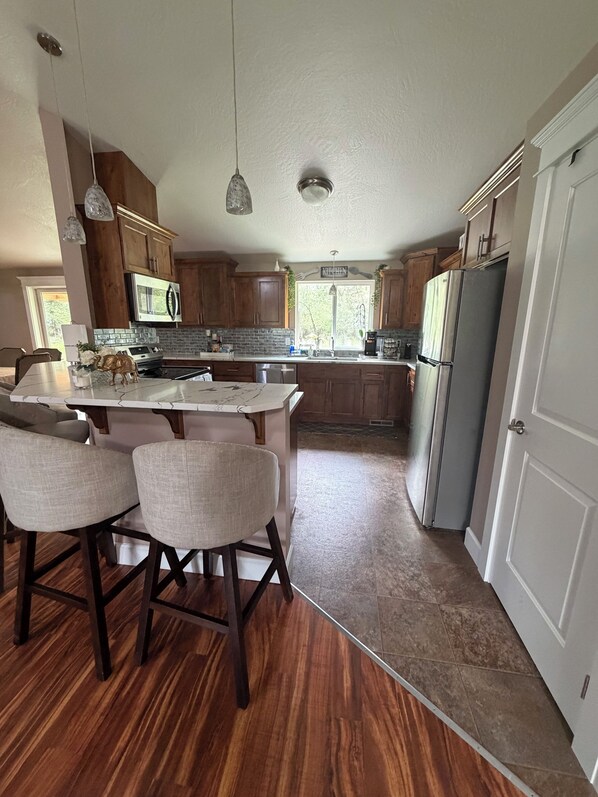 Fridge, oven, stovetop, toaster