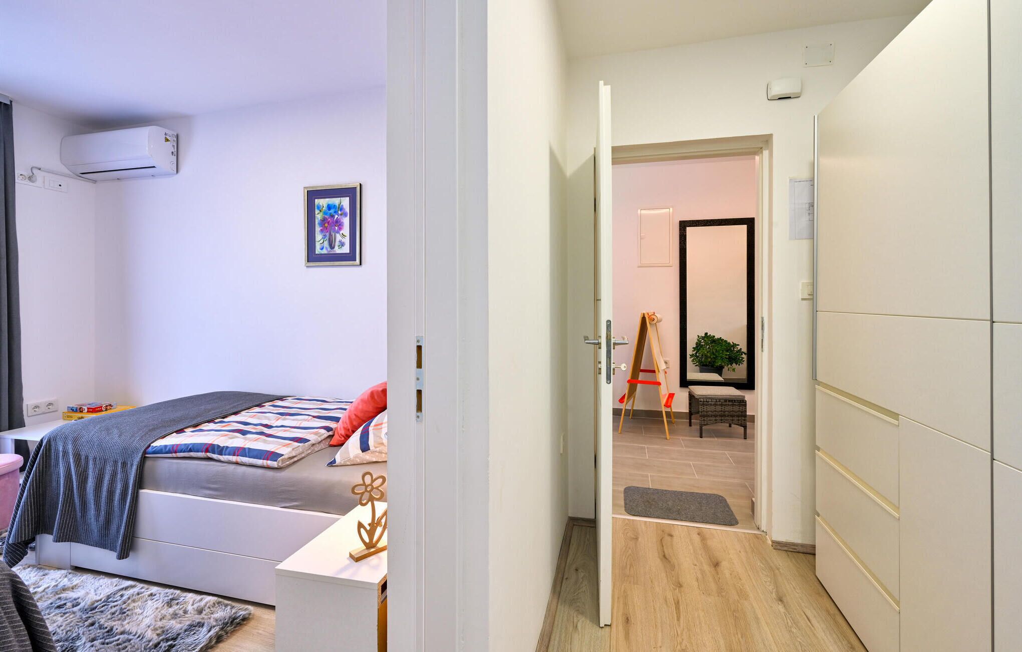 2 chambres, fer et planche à repasser, lit parapluie, Wi-Fi gratuit