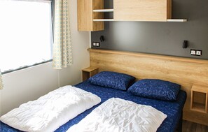 3 bedrooms, free WiFi - Awesome home in Lauwersoog with kitchen (Lauwersoog)