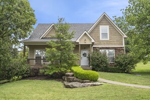 Exterior - Foggy Bay Bungalow (Hollister)