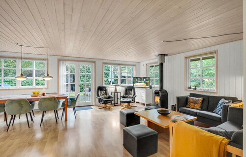 Amazing home in Thyholm with WiFi