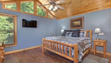Cabin, Multiple Beds, Hot Tub, Mountain View (Treetop Paradise)