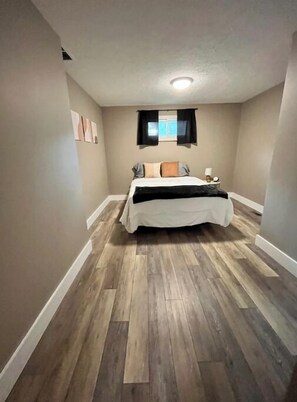 2 bedrooms, iron/ironing board, free WiFi