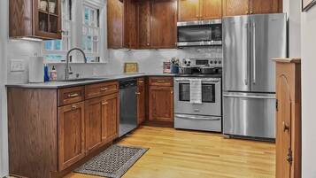 House (Hollyhock House) | Exterior