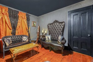 콘도 (The Warlock House) | 외관