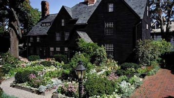 Condo (The Warlock House) | Exterior