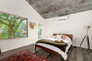 1 habitación, tabla de planchar con plancha, wifi gratis y ropa de cama 