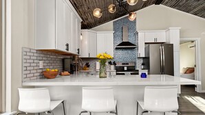 Unclassified image, 5 of 24, button - The Woodland Oasis | Luxurious Cabin Getaway | (Seguin)