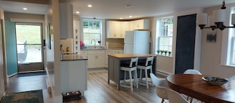 Cozy Harbour House - Scenic-relaxing-waterfront