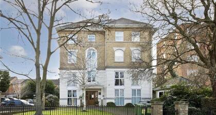 2-bed Apartment Sleeps 4 With Wi-fi