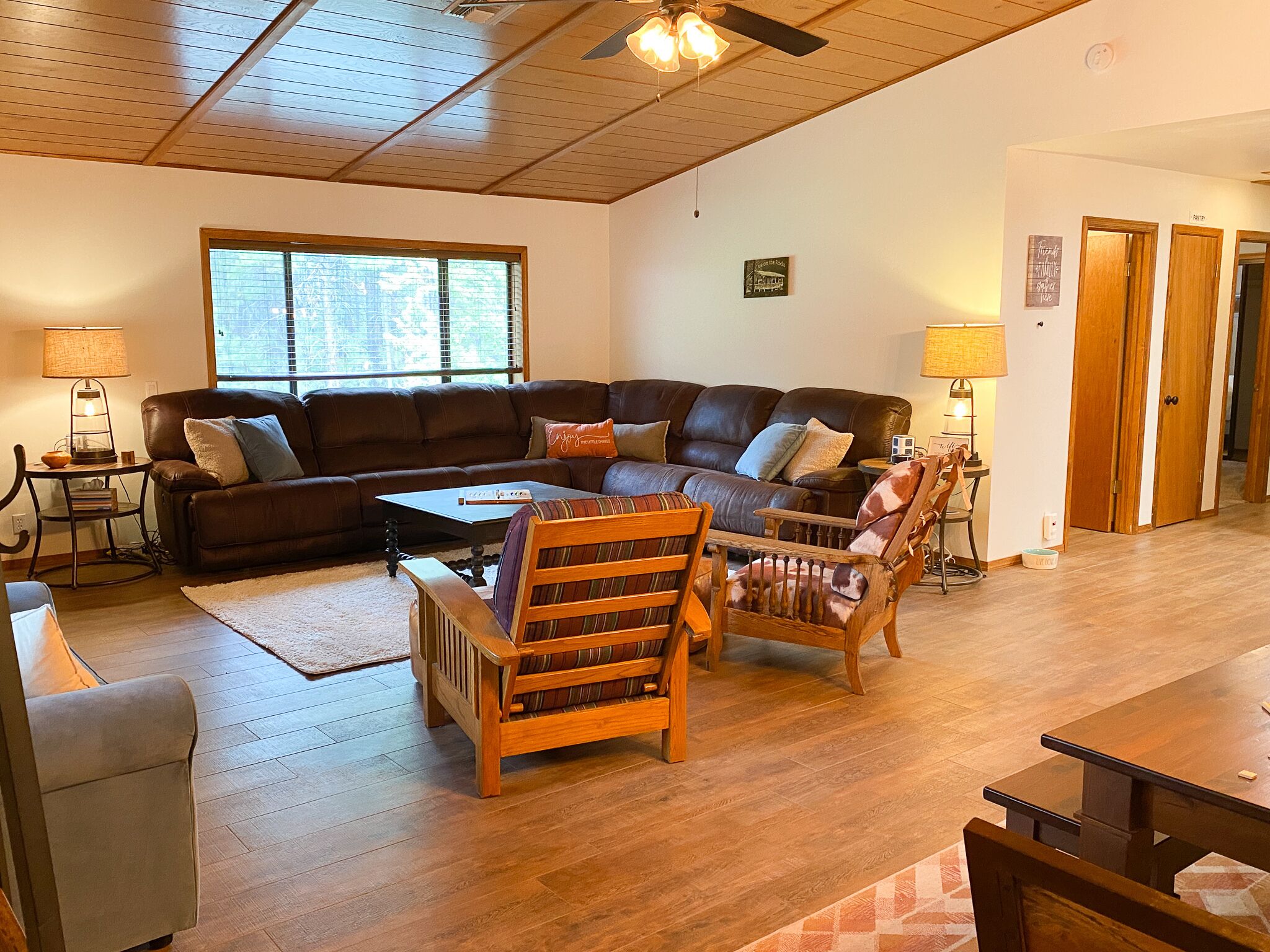 Smart TV, books, offices, computer monitors