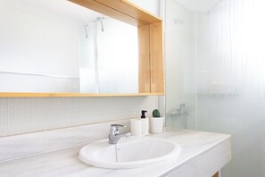 Bathtub, towels - Home2Book Stunning Sea View Santa Úrsula (Santa Úrsula)