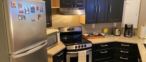 Fridge, microwave, oven, coffee/tea maker