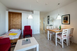 2 bedrooms, WiFi, bed sheets - Nordland Appartments - Apartment Langeneß - Directly by the sea, you can't get any closer! (Wyk auf Föhr)