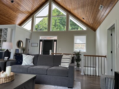 New Build, Waterfront 6 Bedroom and 6.5 Bath House on Norris Lake in Big Creek.