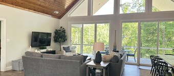 New Build, Waterfront 6 Bedroom and 6.5 Bath House on Norris Lake in Big Creek.