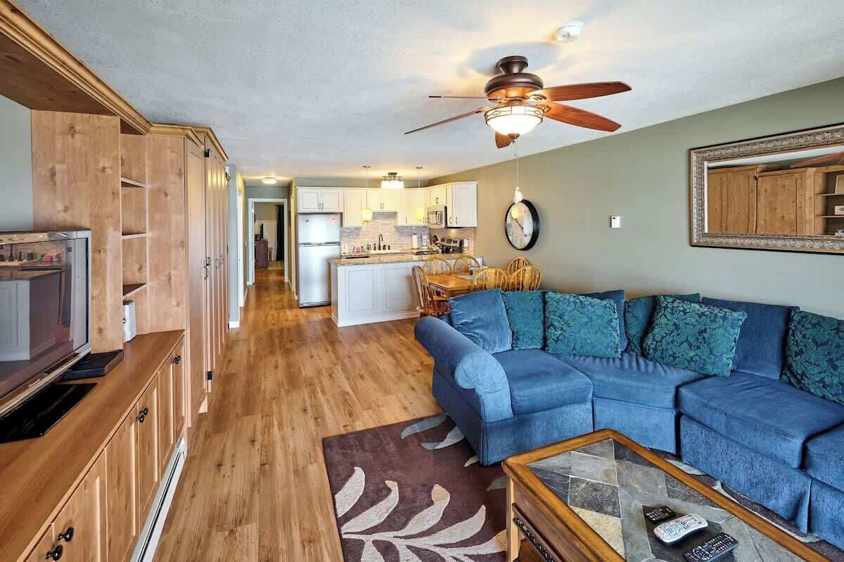 TV, fireplace, offices