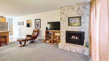 TV, fireplace, offices