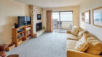 TV, lareira, DVD player, mesa de pingue-pongue