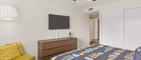 Desk, iron/ironing board, travel cot, free WiFi