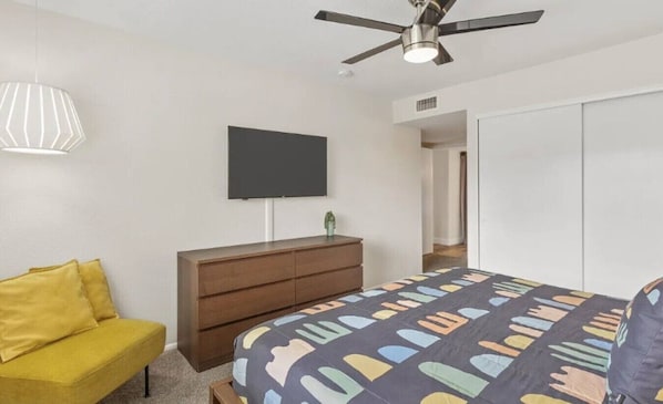 Desk, iron/ironing board, travel cot, free WiFi