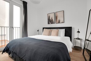 2 habitaciones, tabla de planchar con plancha, wifi y ropa de cama 