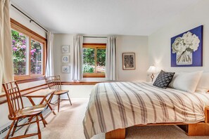 3 bedrooms, desk, iron/ironing board, WiFi