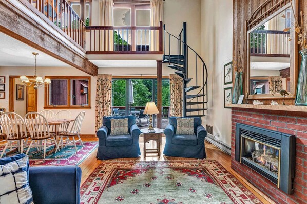 TV, fireplace, offices