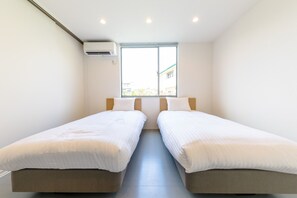 3 soverom, skrivebord, wi-fi (inkludert) og sengetøy