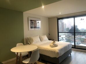 1 camera, una scrivania, ferro/asse da stiro, Wi-Fi gratuito