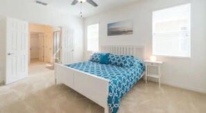 4 chambres, fer et planche à repasser, Wi-Fi, draps fournis