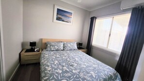 3 bedrooms, bed sheets