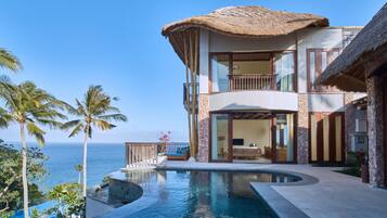 Luxury-Villa, 3 Schlafzimmer, eigener Pool, Meerblick | 1 Schlafzimmer, Minibar (mit einigen kostenlosen Artikeln), Zimmersafe