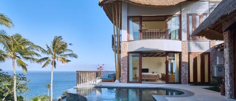 Free minibar items, in-room safe, desk, laptop workspace