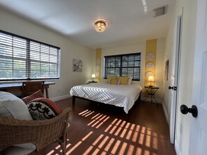 5 bedrooms, desk, iron/ironing board, free WiFi - Classic Villa by River front park near Beach/Brickell (Miami)